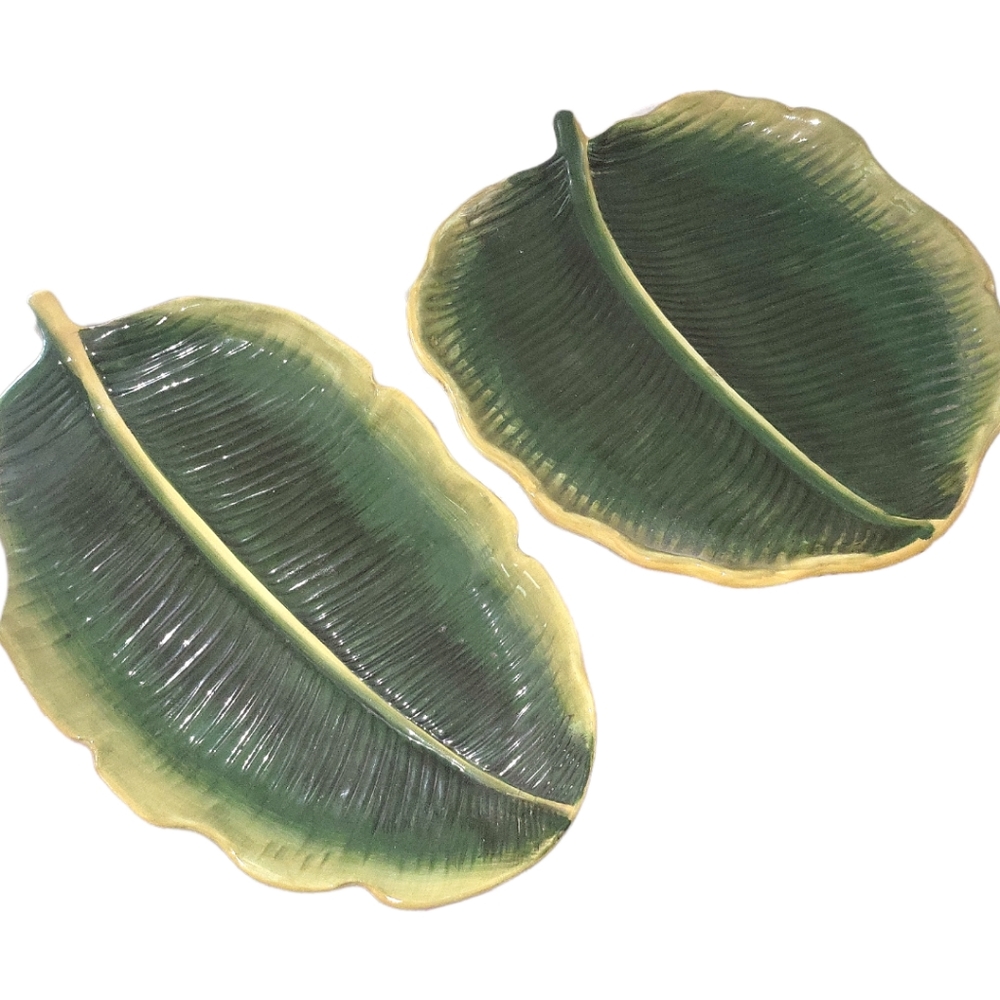 2 Banana LEAF PLATES/ Trays